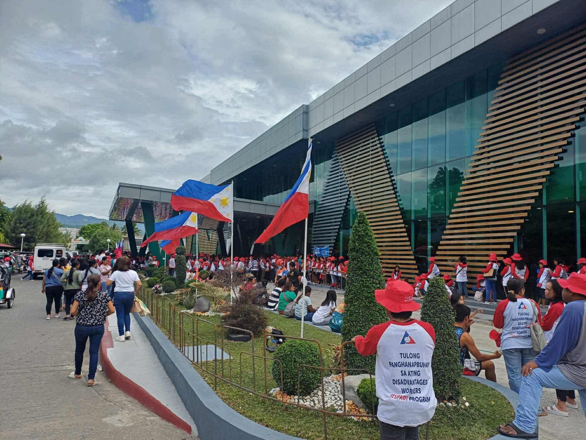 PLGU-Nueva Vizcaya and DOLE Provide Assistance to Novo Vizcayanos on Philippine Independence Day